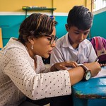 Introducción a la pedagogía y enseñanza de niños en contextos poco privilegiados EE-PEC-005